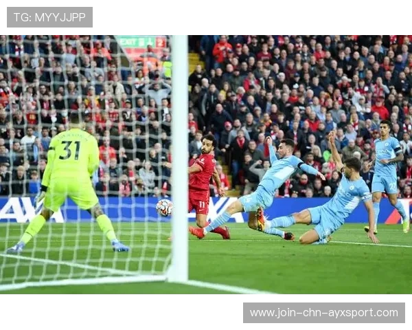 曼城前场多次完成快速三角连线：战术之美与训练启示