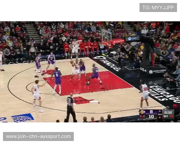 詹姆斯内线背身强攻稳稳命中,湖人欢呼震天